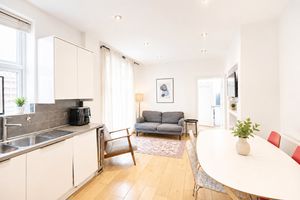 lounge - click for photo gallery